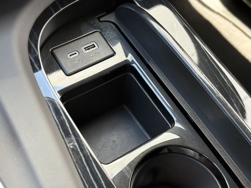 Certified 2024 Cadillac Escalade ESV V AWD/4WD image 30
