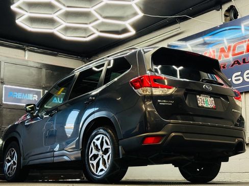 Used 2019 Subaru Forester Premium AWD/4WD image 13