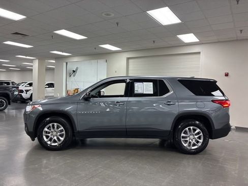 Used 2021 Chevrolet Traverse LS FWD image 4