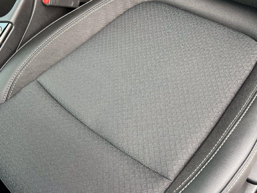 Used 2024 Buick Encore GX Preferred AWD/4WD image 10