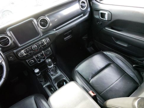 Used 2021 Jeep Wrangler Unlimited Sahara image 11