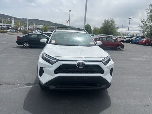 Used 2025 Toyota RAV4 XLE w/ Convenience Package image 11