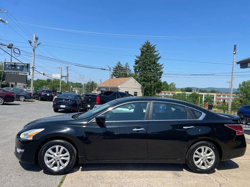Used 2014 Nissan Altima 2.5 S w/ Sport Value Package FWD image 6