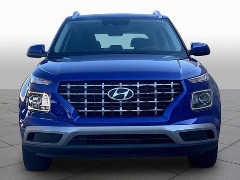 Certified 2025 Hyundai Venue SEL FWD image 4