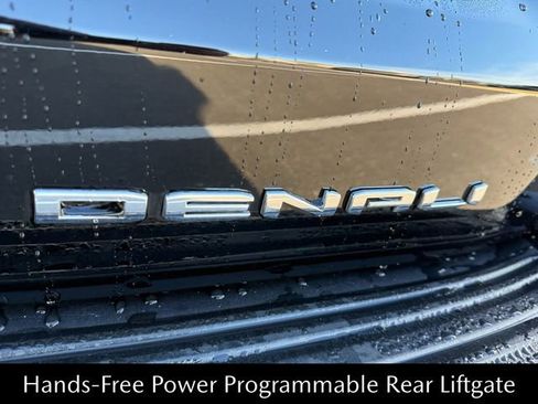 Used 2023 GMC Yukon Denali image 13