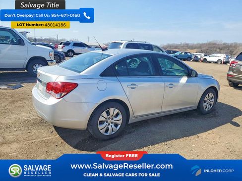 Used 2013 Chevrolet Cruze LS image 4
