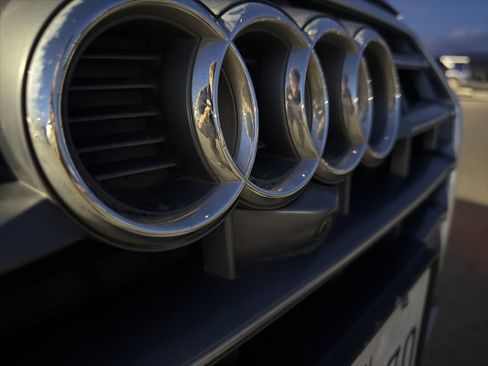 Used 2018 Audi Q5 Prestige w/ Prestige Package image 11