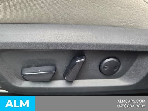 Used 2025 Nissan Rogue SV FWD image 23
