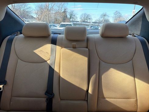 Used 2012 Hyundai Elantra GLS w/ Preferred Pkg 3 image 34