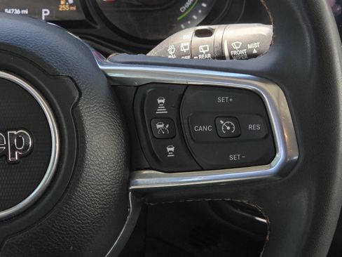 Used 2024 Jeep Wrangler Unlimited Sahara AWD/4WD image 20