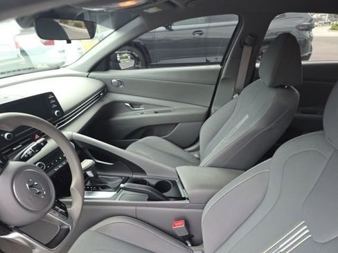 Used 2023 Hyundai Elantra SEL image 7