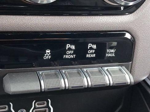 Used 2025 RAM 1500 Big Horn AWD/4WD image 26