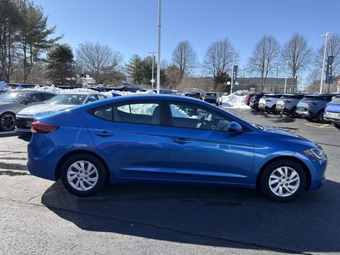 Used 2017 Hyundai Elantra SE image 9