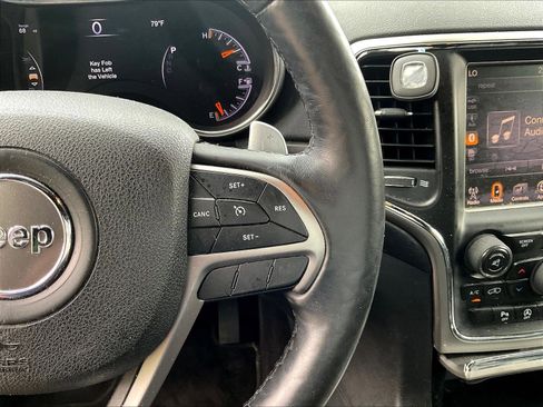 Used 2017 Jeep Grand Cherokee Altitude AWD/4WD image 12