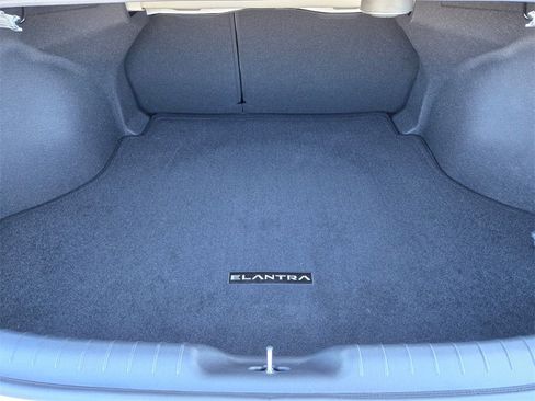 Used 2025 Hyundai Elantra Limited image 29