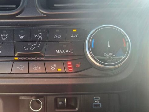 Used 2024 Ford Maverick Lariat w/ FX4 Off-Road Package AWD/4WD image 19