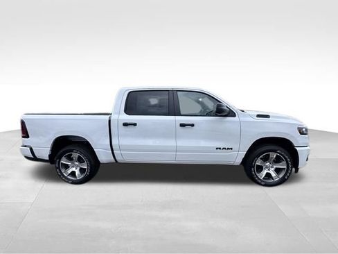New 2026 RAM 1500 Express AWD/4WD image 8