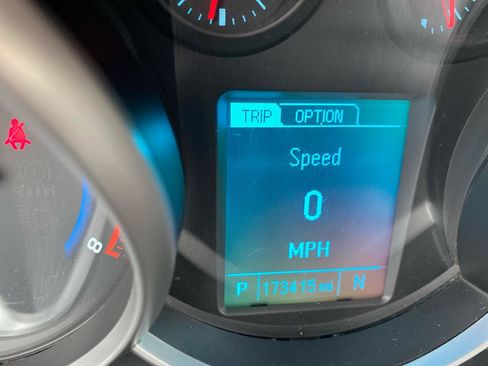 Used 2013 Chevrolet Cruze LT FWD image 18