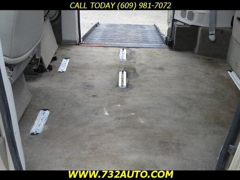 Used 2005 Dodge Grand Caravan SE w/ Popular Equipment Group I image 9