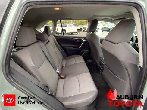 Certified 2021 Toyota RAV4 XLE w/ Convenience Package AWD/4WD image 18