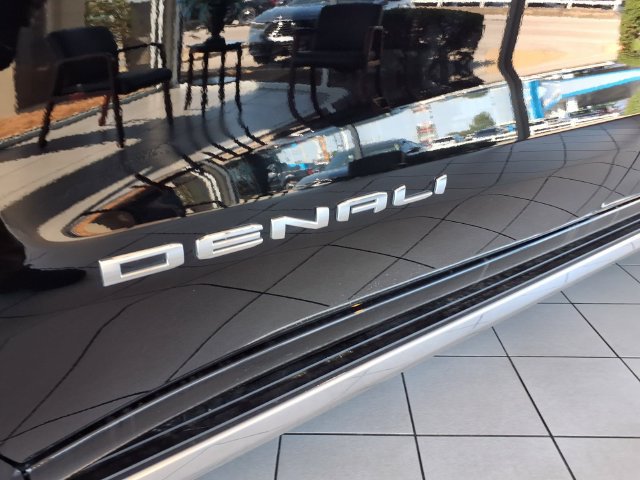 Used 2025 GMC Sierra 1500 Denali w/ Denali Reserve Package AWD/4WD image 7