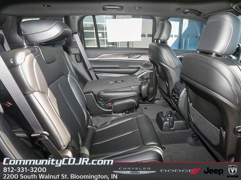 New 2025 Jeep Grand Cherokee L Limited AWD/4WD image 21
