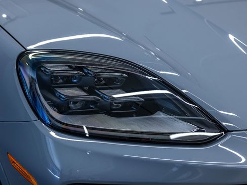 New 2026 Porsche Cayenne Coupe AWD/4WD image 13