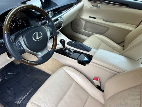 Used 2013 Lexus ES 350 w/ Luxury Pkg FWD image 11