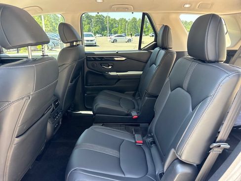 Used 2025 Honda Pilot EX-L image 32