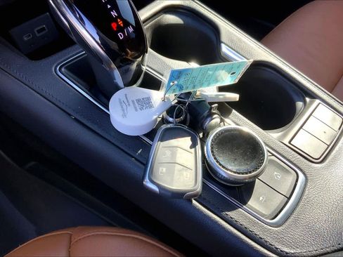 Used 2023 Cadillac XT4 Sport image 15