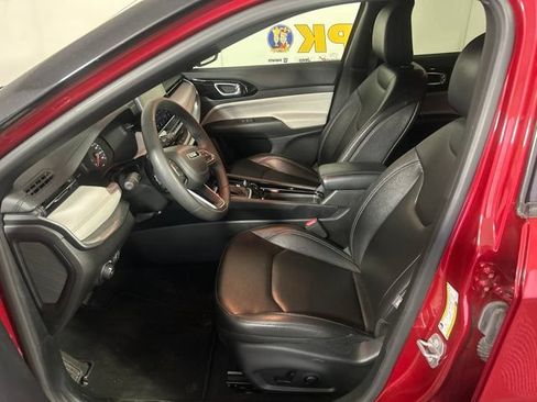 Used 2025 Jeep Compass Limited AWD/4WD image 12