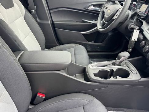 New 2026 Chevrolet Trax LS w/ LS Convenience Package FWD image 7