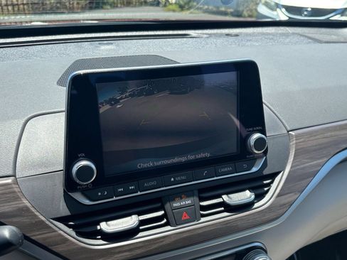 Used 2025 Nissan Altima 2.5 SV FWD image 20