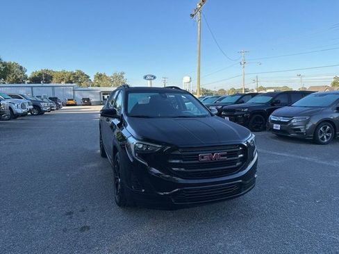 Used 2020 GMC Terrain SLE w/ Driver Convenience Package image 8