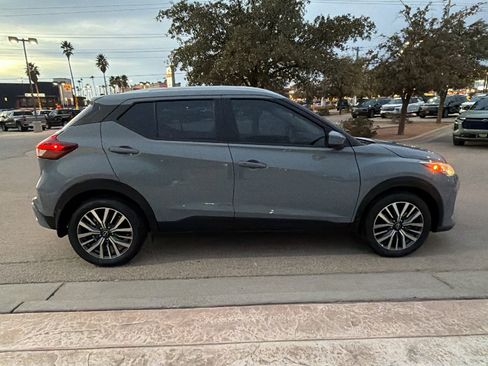 Used 2024 Nissan Kicks SV image 6
