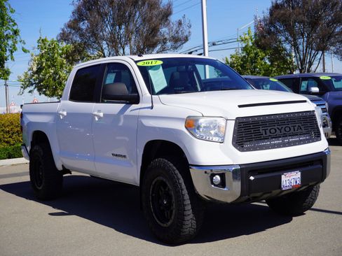 Used 2017 Toyota Tundra Limited image 1
