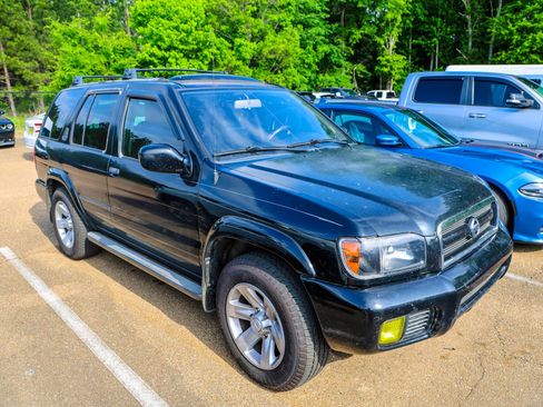 Used 2003 Nissan Pathfinder LE RWD image 2