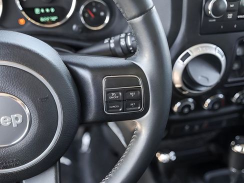 Used 2015 Jeep Wrangler Unlimited Sahara w/ Connectivity Group AWD/4WD image 17