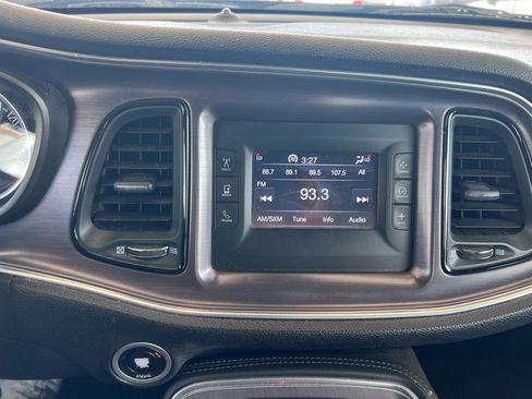 Used 2015 Dodge Challenger SXT RWD image 10