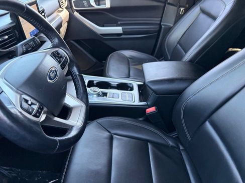 Used 2022 Ford Explorer XLT w/ Equipment Group 202A RWD image 17