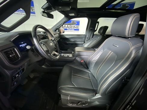 Used 2023 Ford Expedition Platinum image 25