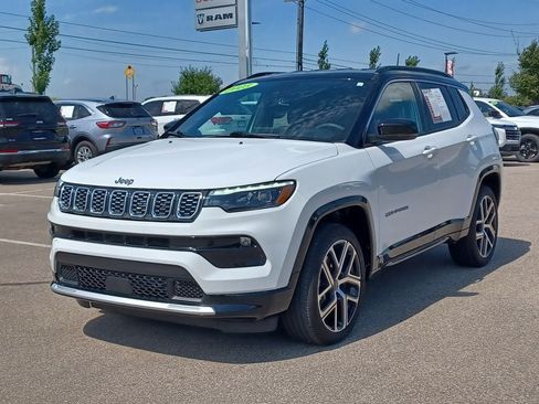 Used 2025 Jeep Compass Limited w/ Elite Group AWD/4WD image 2