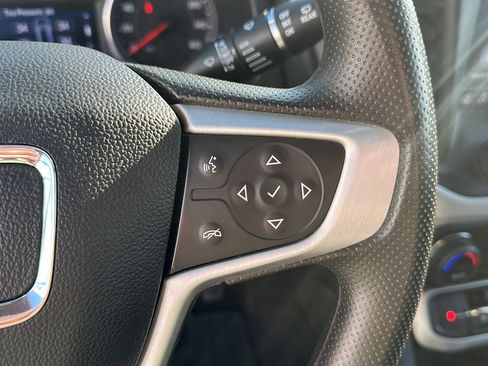 Used 2023 GMC Acadia SLE w/ Driver Convenience Package image 32