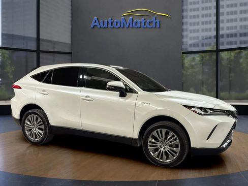 Used 2021 Toyota Venza Limited image 13