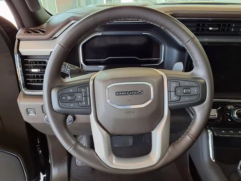 Used 2025 GMC Sierra 1500 Denali w/ Denali Reserve Package AWD/4WD image 10