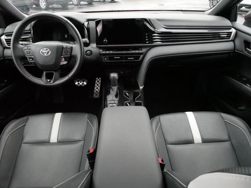 Certified 2025 Toyota Camry SE image 10