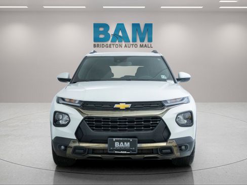 Used 2021 Chevrolet TrailBlazer ACTIV w/ Convenience Package FWD image 2