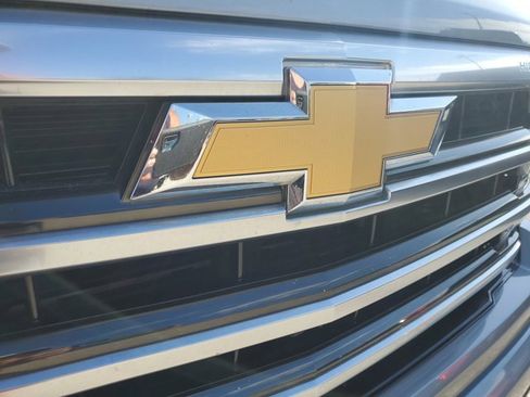 Used 2023 Chevrolet Silverado 1500 High Country w/ High Country Premium Package image 9