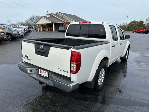 Used 2019 Nissan Frontier SV image 4