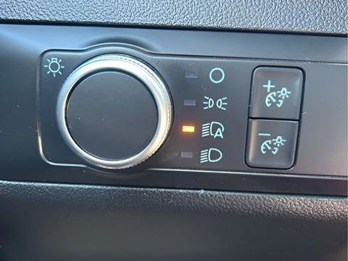 Used 2020 Ford Escape SE image 17